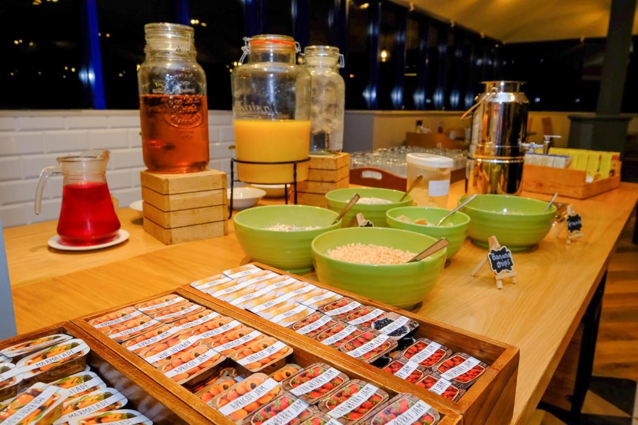 沃灵顿假日旅馆酒店 外观 照片